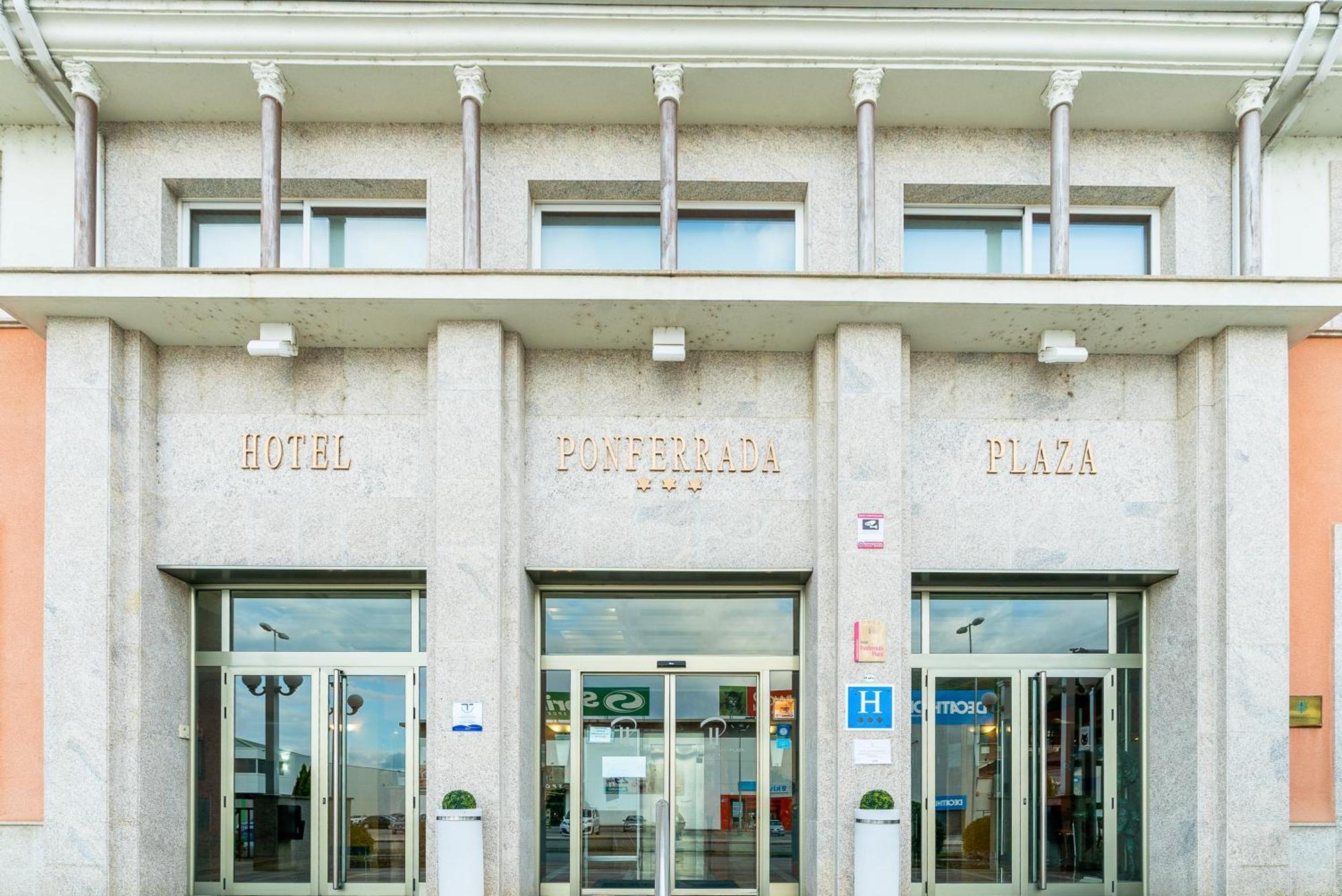 Готель Ponferrada Plaza Екстер'єр фото