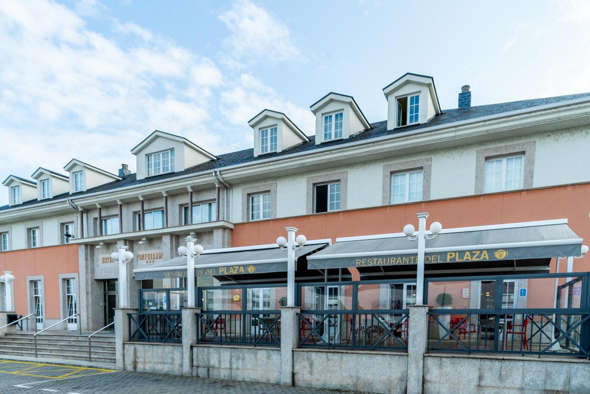 Готель Ponferrada Plaza Екстер'єр фото